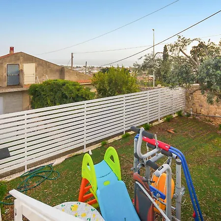 4 Bedroom Beautiful In *